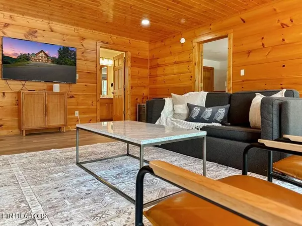 Sevierville, TN 37862,3650 Wilderness Mtn Rd