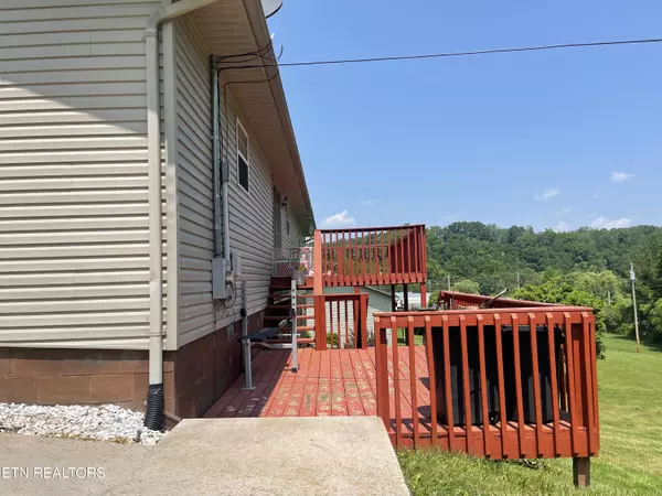Tazewell, TN 37879,159 Emory LN