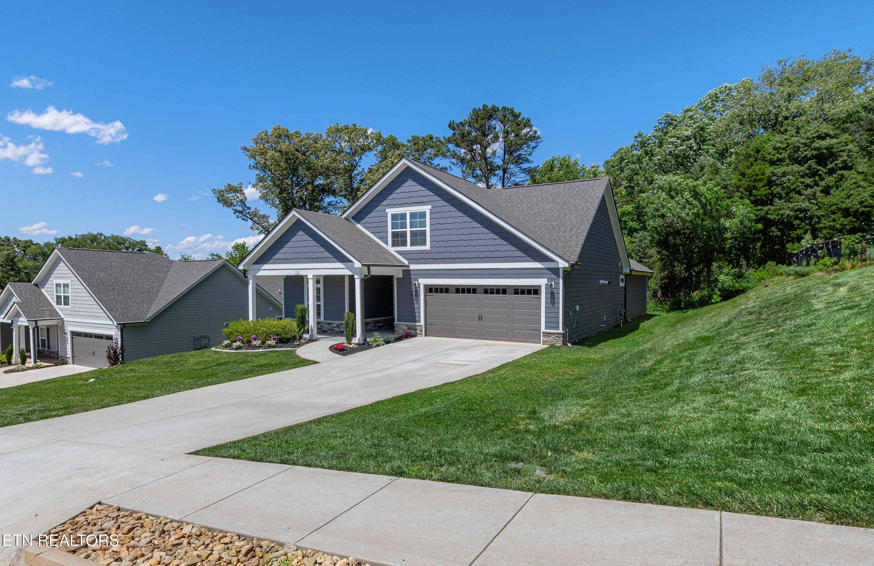 225 Cedar Branch Tr, Lenoir City, TN 37772