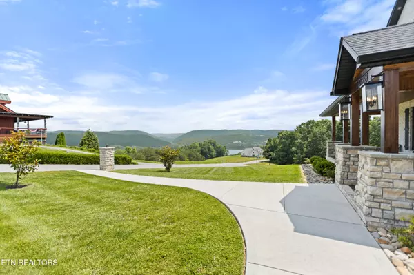 New Tazewell, TN 37825,888 Smokey Quartz Blvd Blvd