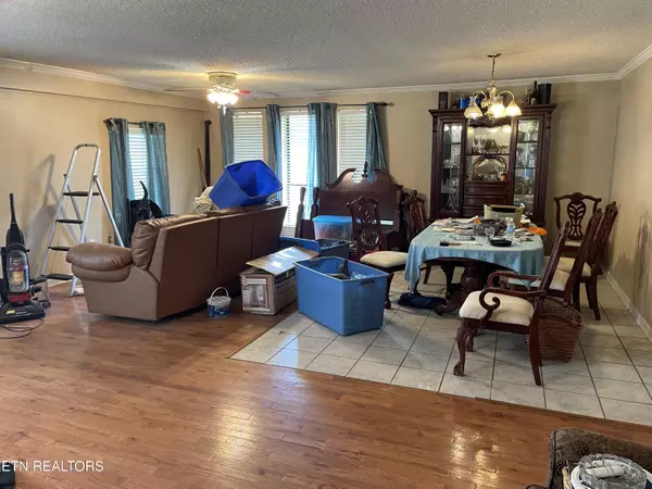 Maynardville, TN 37807,532 John Deere DR