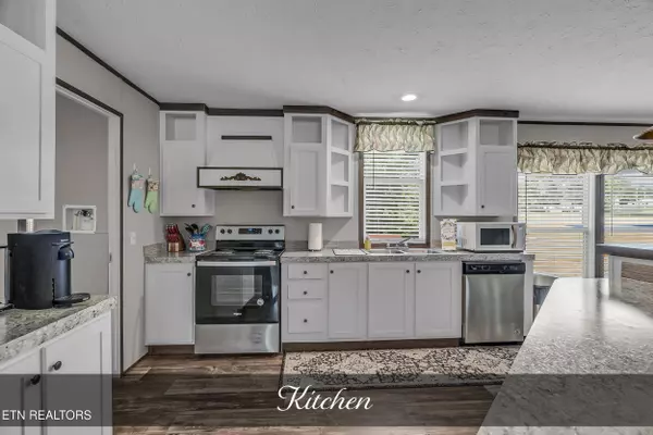 Lafayette, TN 37083,599 Days Rd