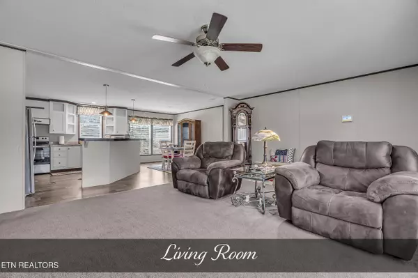 Lafayette, TN 37083,599 Days Rd