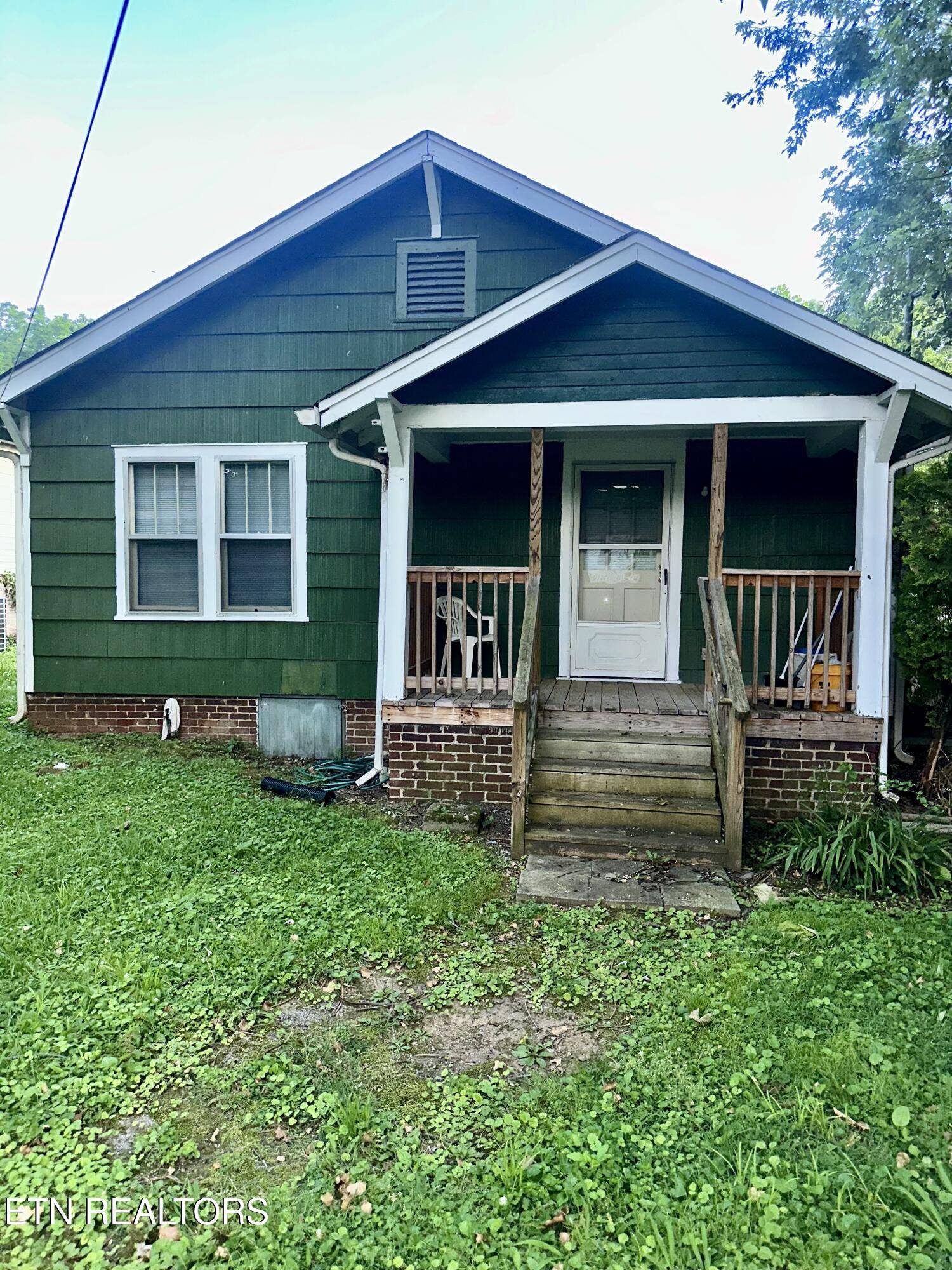 Knoxville, TN 37917,1733 woodbine Ave