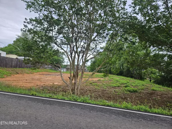 Knoxville, TN 37923,10022 Bob Gray & Red Hellard LN