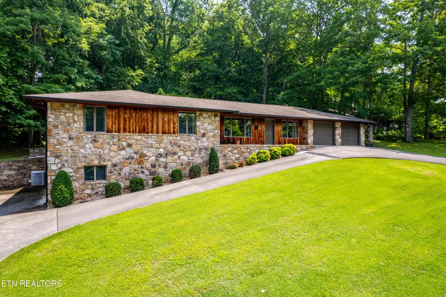 3837 Twin Island DR, Maryville, TN 37804