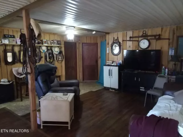 Bruceton, TN 38317,115 spur LN