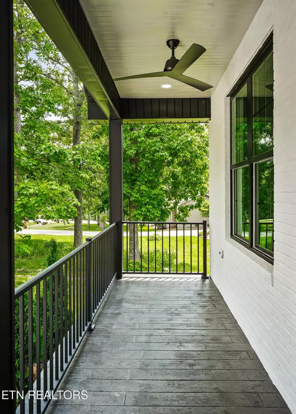 Crossville, TN 38558,456 Lakeview DR