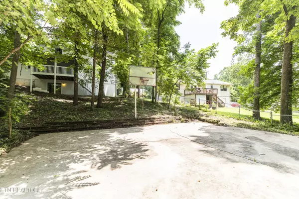 Knoxville, TN 37923,1825 Stonebrook DR