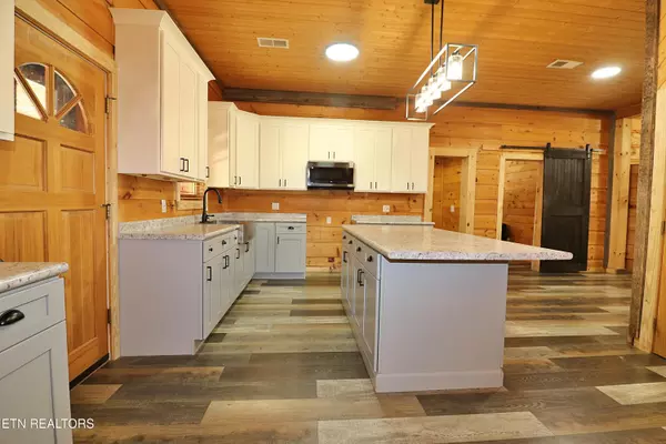 Oneida, TN 37841,495 Bear Hollow Rd