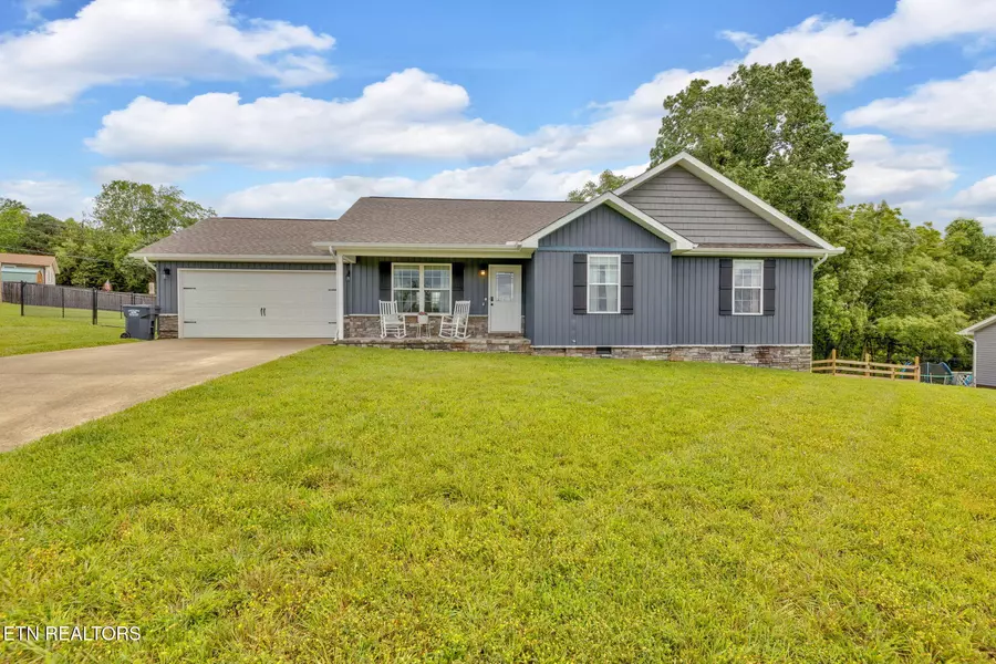 142 Breezy LN, New Tazewell, TN 37825