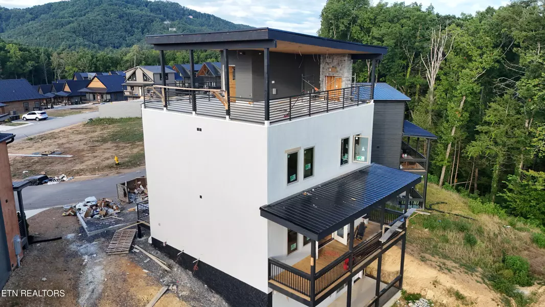 717 Moccasin WAY, Pigeon Forge, TN 37863