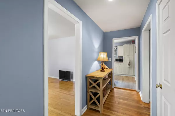 Athens, TN 37303,1239 Dossett St