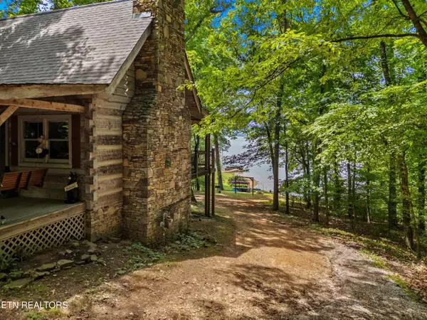 Jefferson City, TN 37760,487 Heather Brook DR
