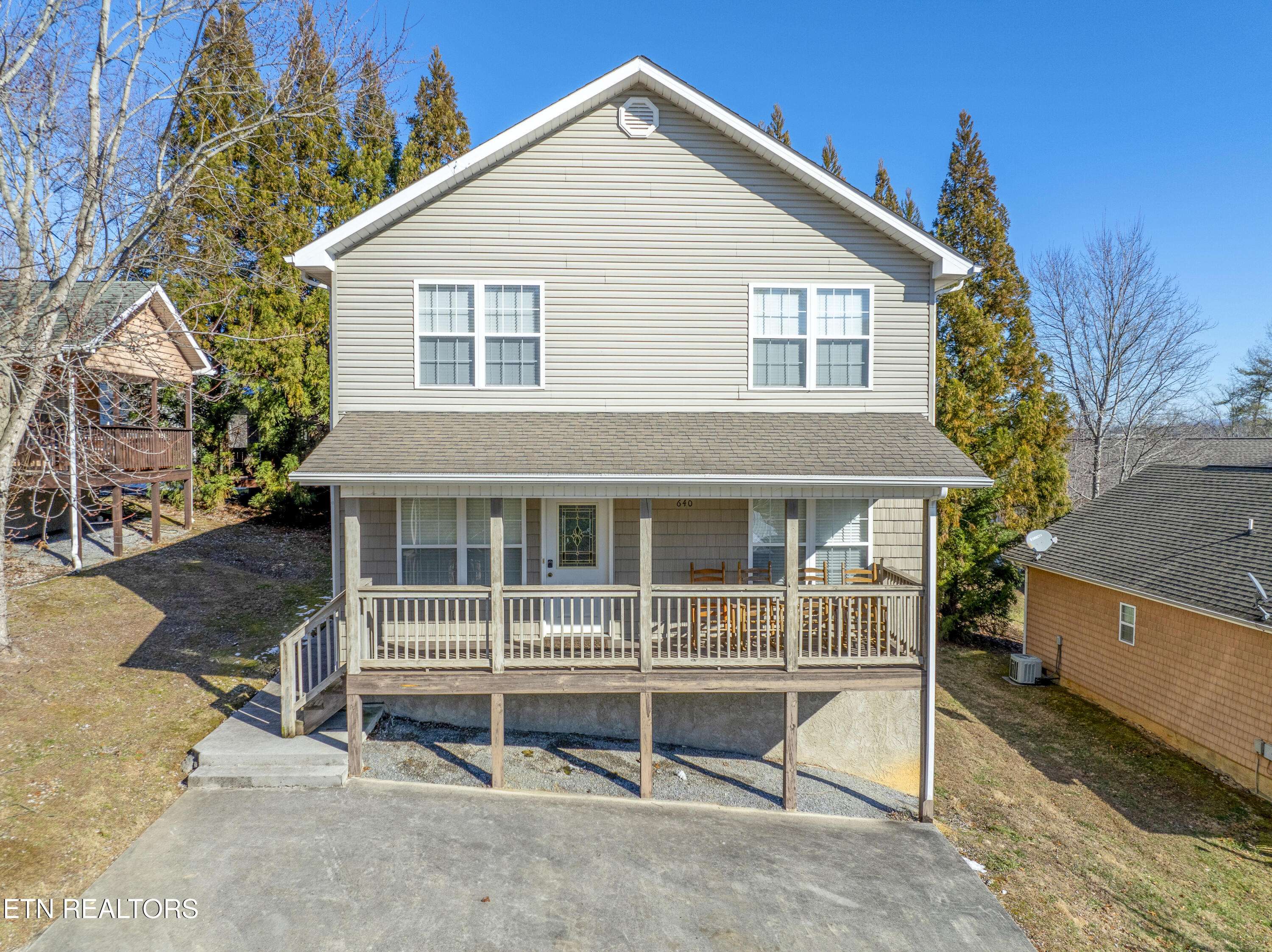 640 Lloyd Huskey Rd, Pigeon Forge, TN 37863
