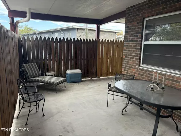 Knoxville, TN 37916,1211 Highland Ave #206