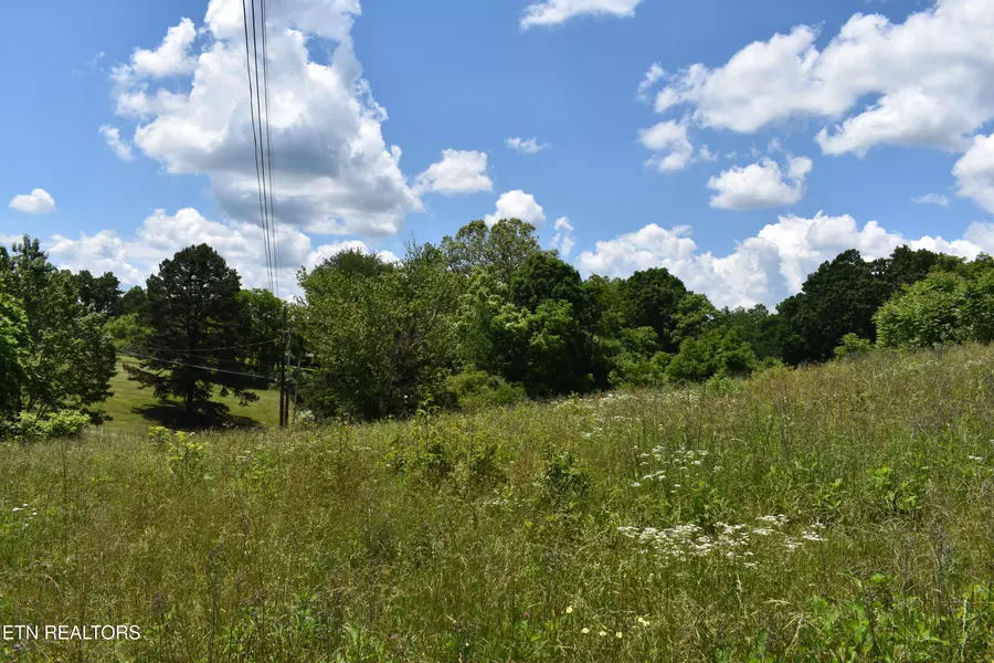 417 River Rd, Harrogate, TN 37752