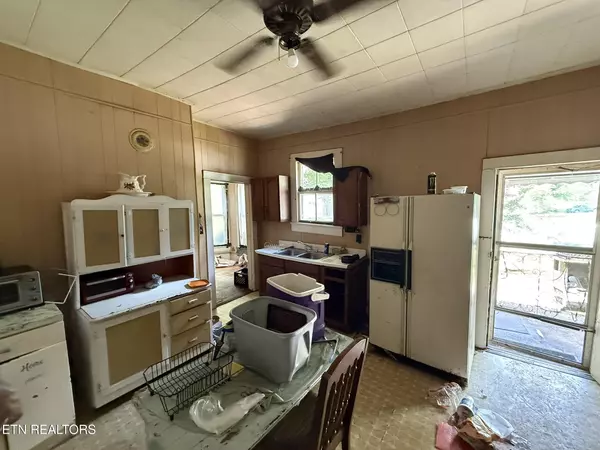 Sweetwater, TN 37874,1006 Monroe St