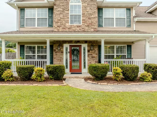 Knoxville, TN 37931,3318 October LN