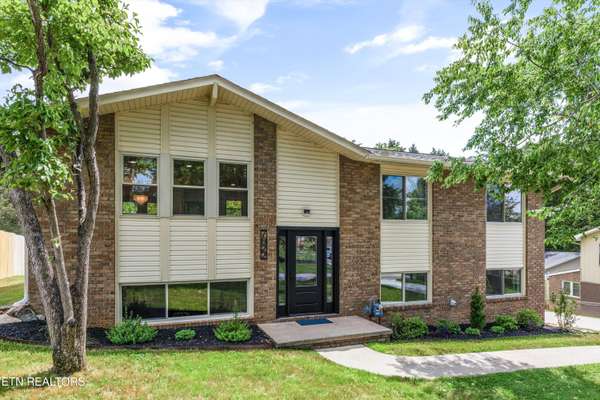 7822 Stillbrook LN, Knoxville, TN 37938