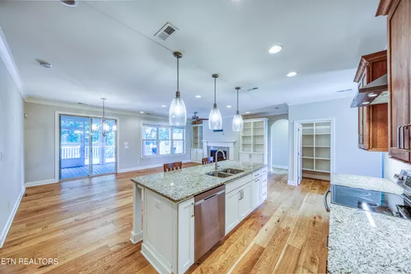 Loudon, TN 37774,126 Pocola WAY