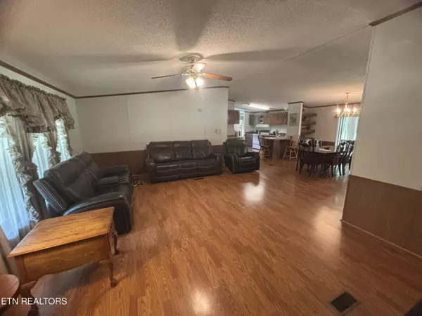 Crossville, TN 38572,4044 Saponac DR