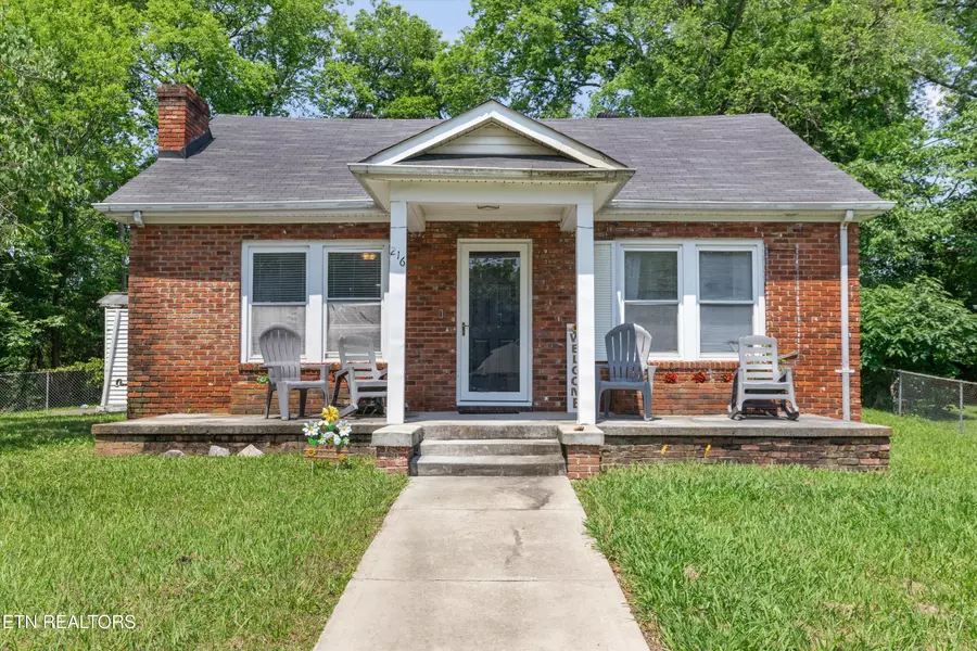 216 Elmwood St, Knoxville, TN 37914