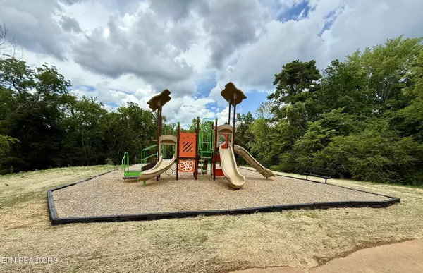 Maryville, TN 37804,1817 Bennett Village DR