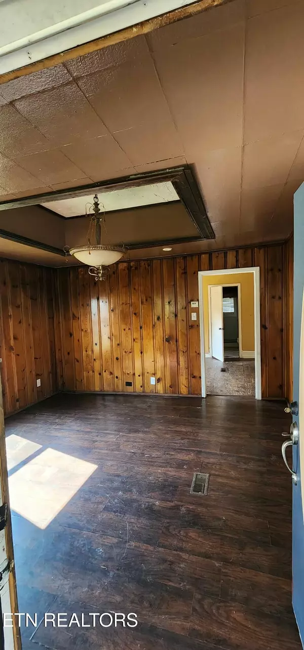 Jellico, TN 37762,378 Church St