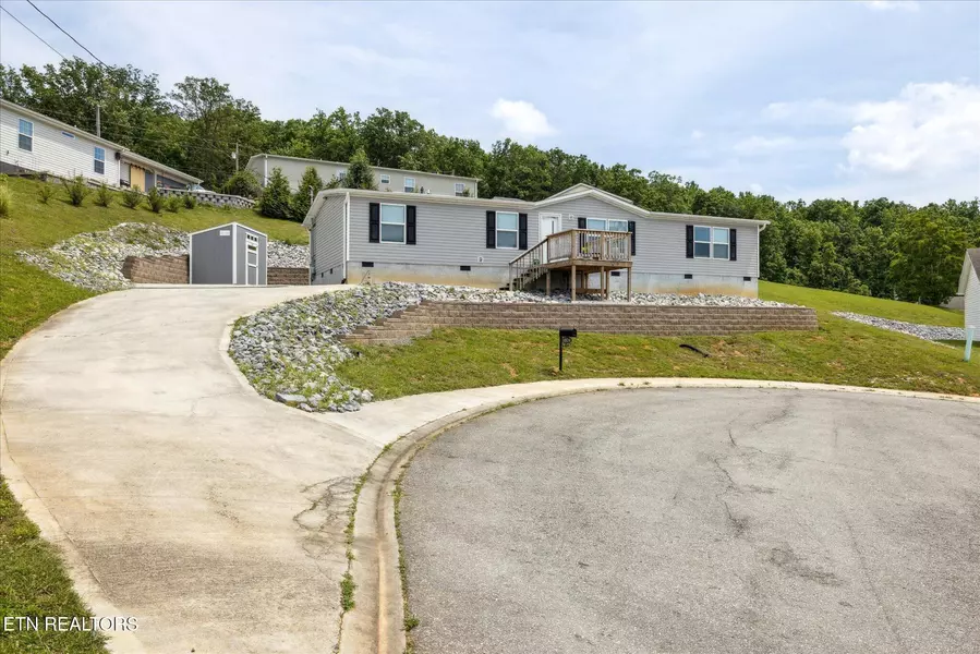 1309 Elm Village CT, Dandridge, TN 37725