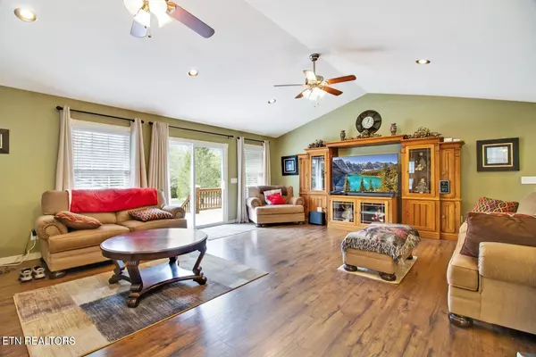 Jamestown, TN 38556,1096 Circle DR