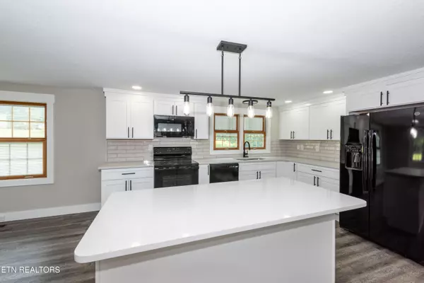 Alcoa, TN 37701,957 W Hunt Rd