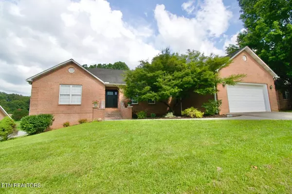 120 Windsor DR, Maryville, TN 37803