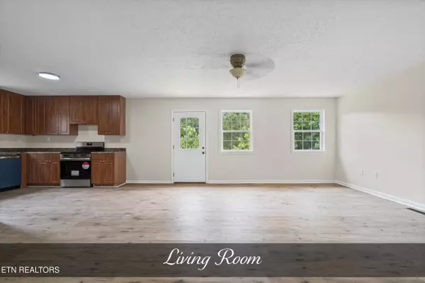 Sparta, TN 38583,300 Luna LN