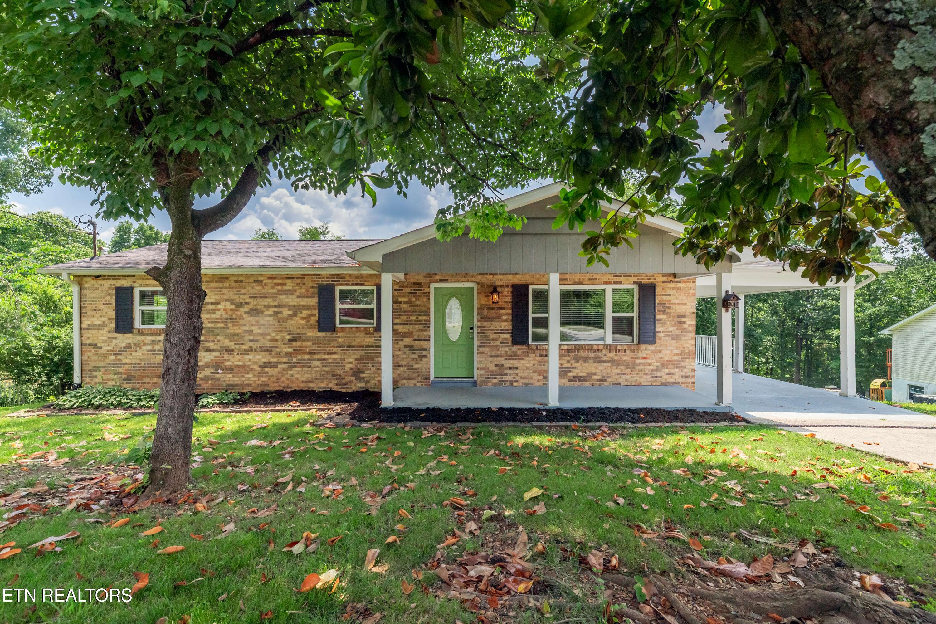 612 Ridgecrest DR, Kingston, TN 37763
