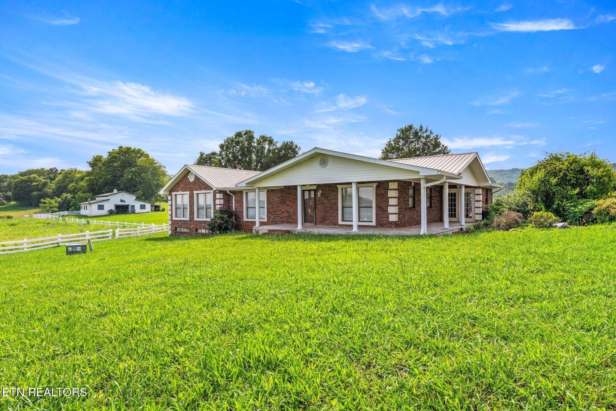 345 Thompson Rd, Madisonville, TN 37354