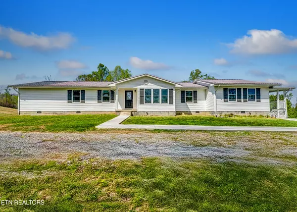 338 County Line Rd, Harrogate, TN 37752