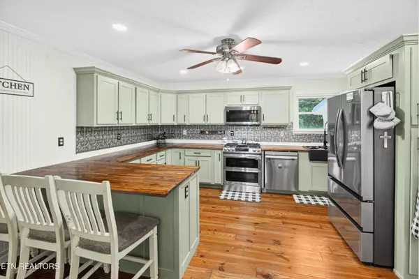 Harrogate, TN 37752,338 County Line Rd