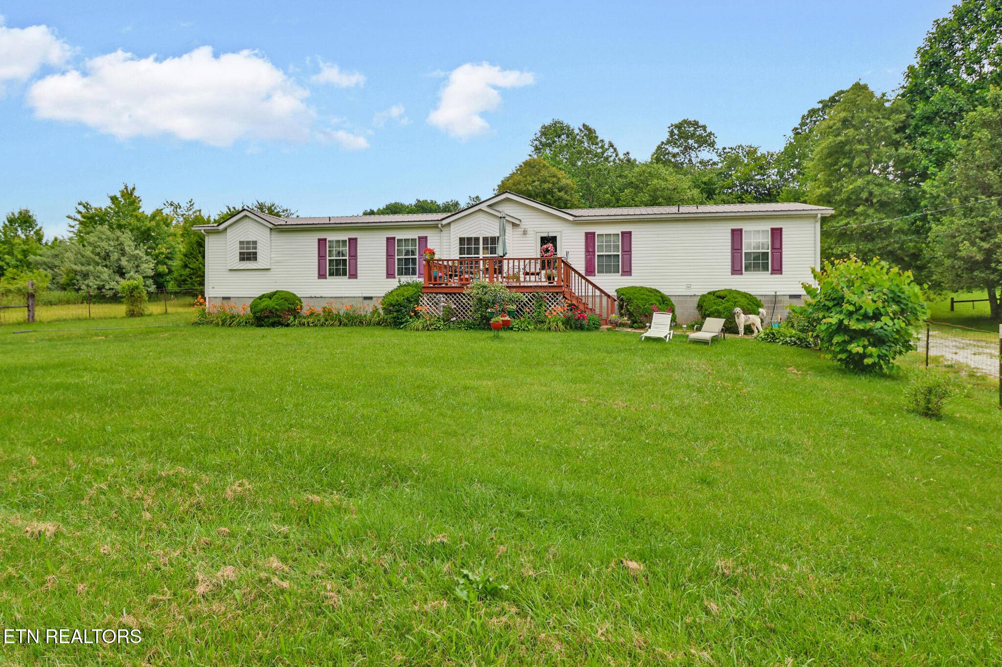 627 Clint Lowe Rd, Crossville, TN 38572