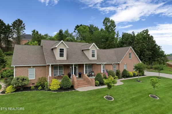 48 Riverside DR, Oak Ridge, TN 37830