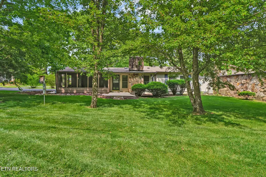 14 Lake Forest LN, Crossville, TN 38558