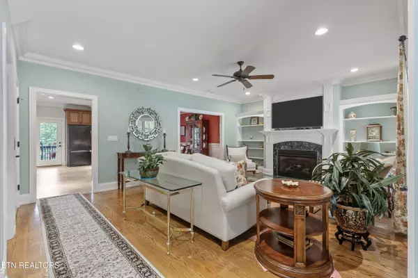 Oak Ridge, TN 37830,232 Park Meade PL