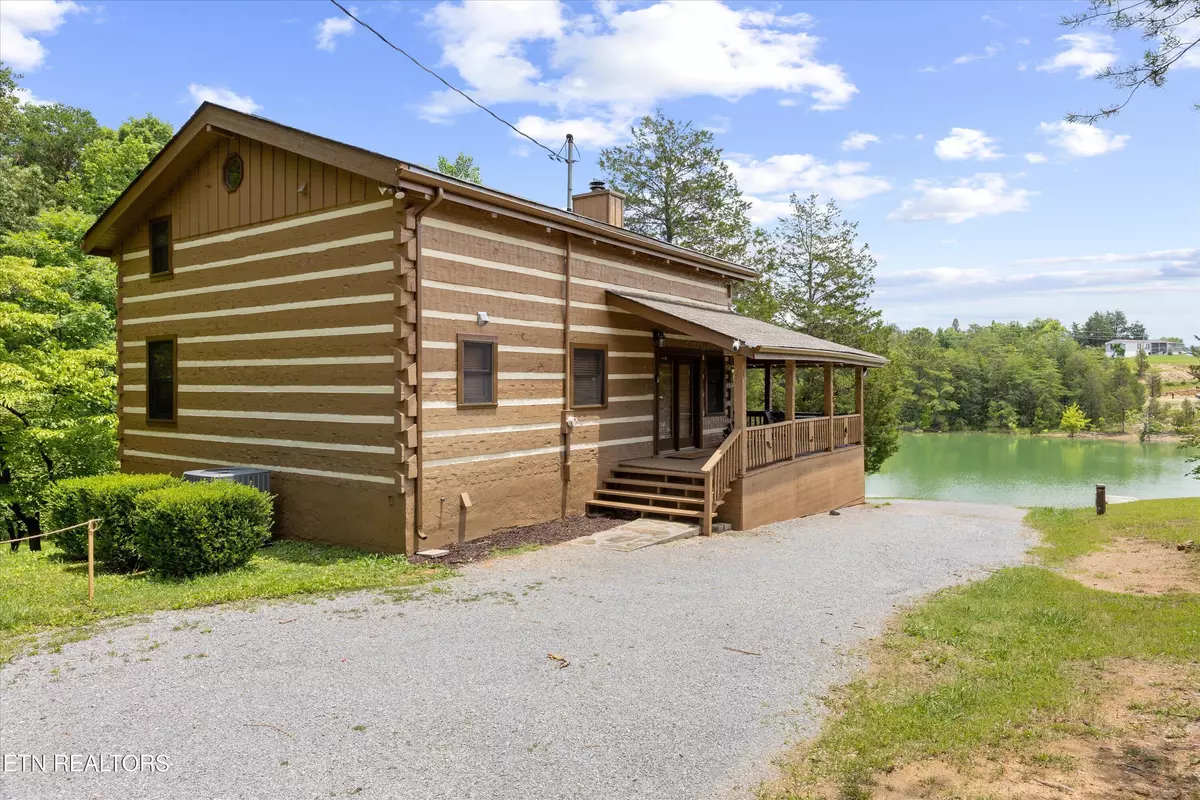 Sevierville, TN 37876,725 Driftwood CIR