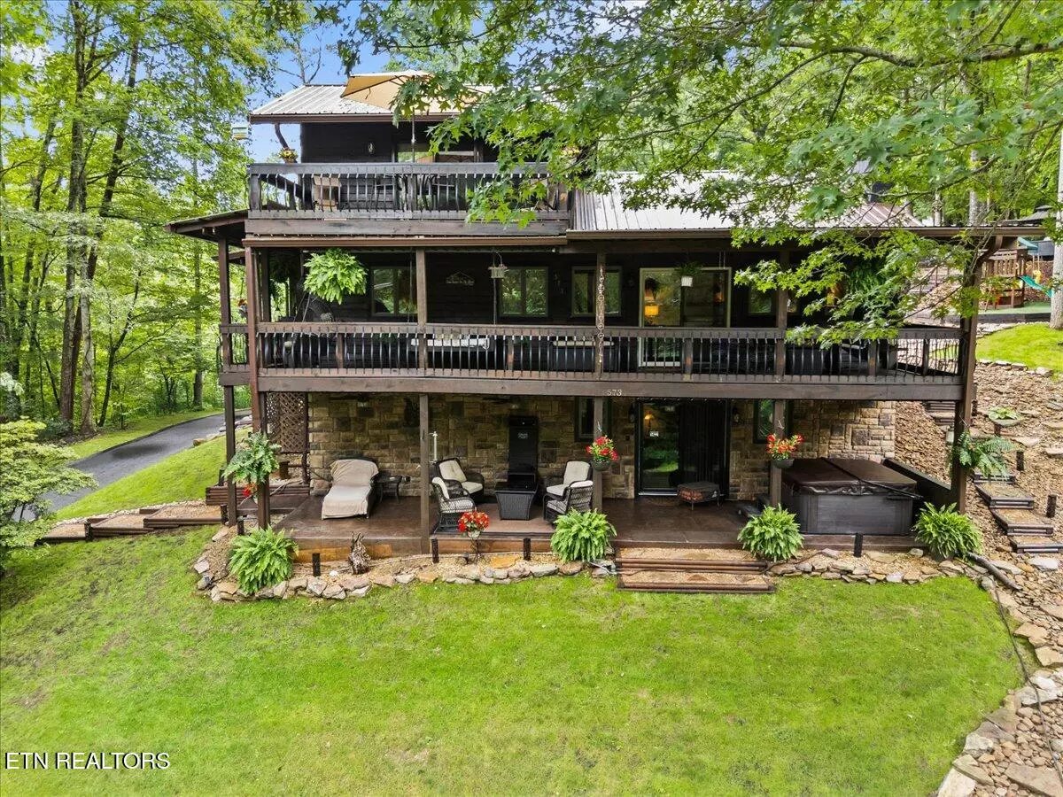 Jacksboro, TN 37757,573 Hilltop DR