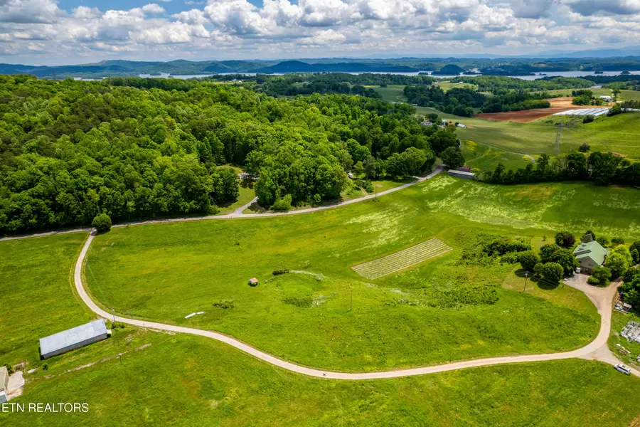 5R2 Greenlee Rd, Rutledge, TN 37861