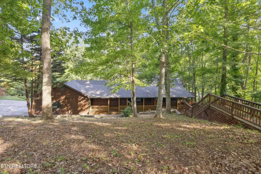 521 Laurel Lake CIR, Madisonville, TN 37354