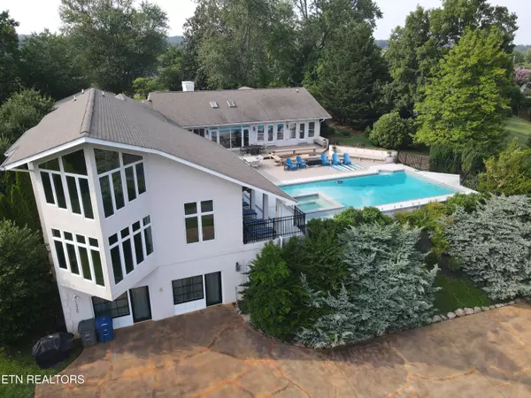 Dandridge, TN 37725,1266 Lakeview DR