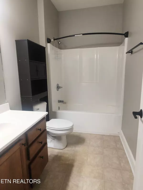 Oak Ridge, TN 37830,117 Hatleyberry St