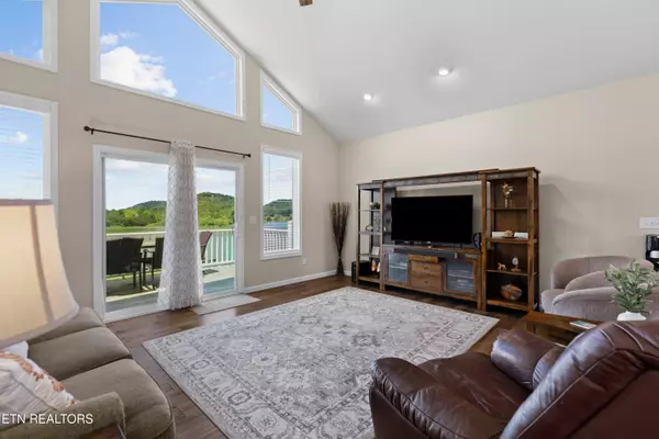 Dandridge, TN 37725,2139 Rainwater Rd