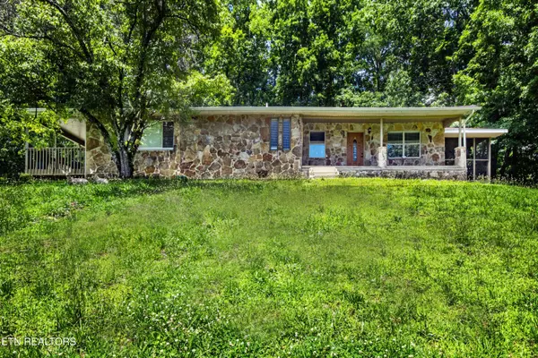 Oliver Springs, TN 37840,161 Strutt St